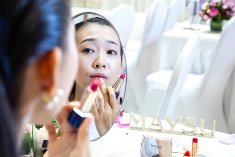 2018 IMC大赛陕西赛区总决赛超模选手试用美素护肤与彩妆产品
